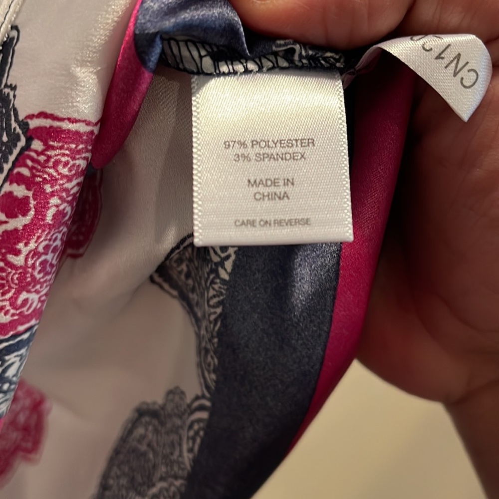 New York and Company Blue, white and red top - Picture 5 of 5